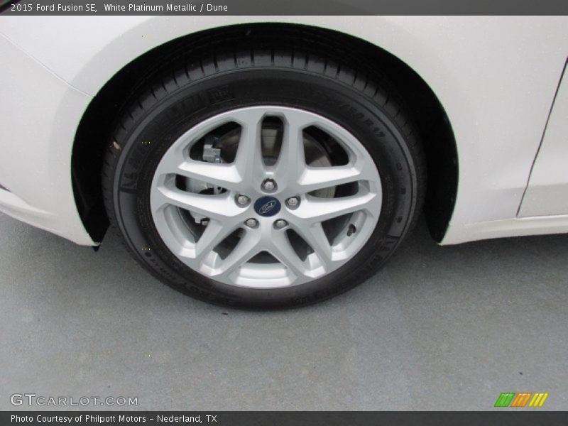 White Platinum Metallic / Dune 2015 Ford Fusion SE