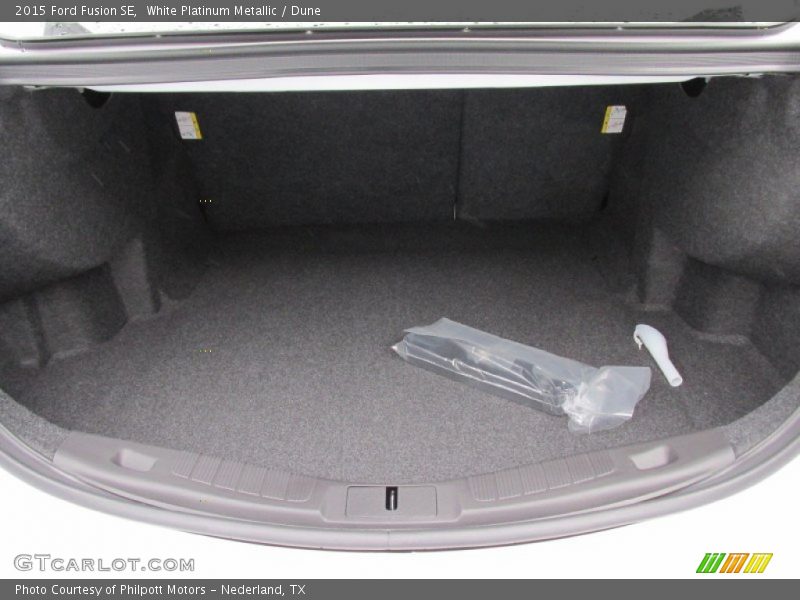 White Platinum Metallic / Dune 2015 Ford Fusion SE