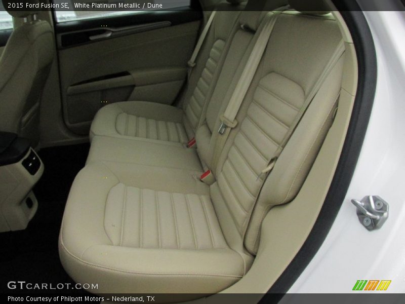 White Platinum Metallic / Dune 2015 Ford Fusion SE