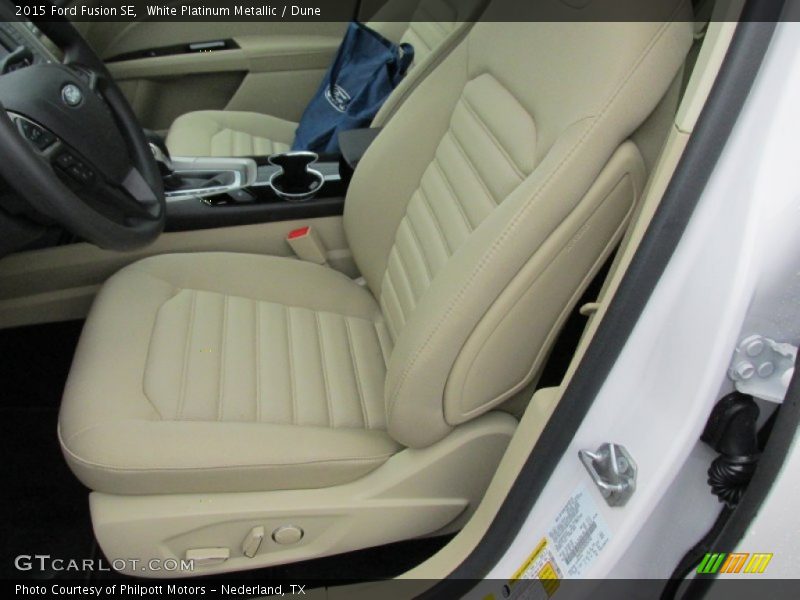 White Platinum Metallic / Dune 2015 Ford Fusion SE