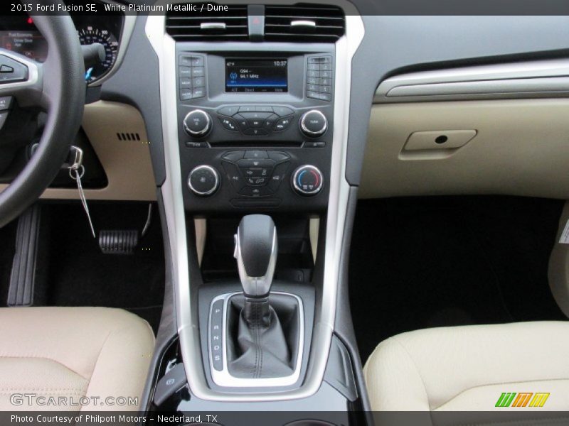 White Platinum Metallic / Dune 2015 Ford Fusion SE
