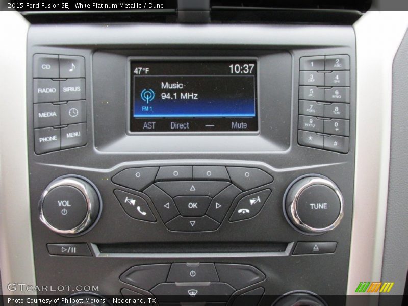 White Platinum Metallic / Dune 2015 Ford Fusion SE