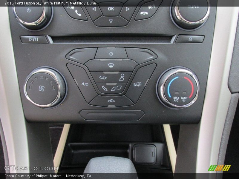 White Platinum Metallic / Dune 2015 Ford Fusion SE