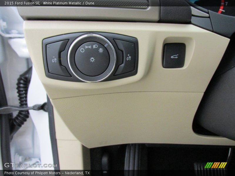 White Platinum Metallic / Dune 2015 Ford Fusion SE