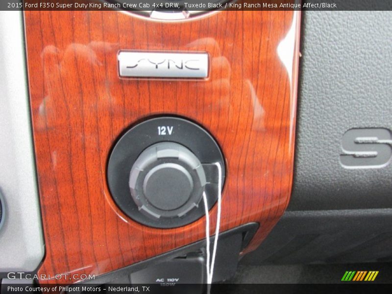 Tuxedo Black / King Ranch Mesa Antique Affect/Black 2015 Ford F350 Super Duty King Ranch Crew Cab 4x4 DRW