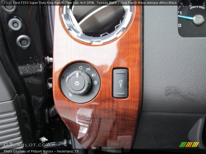 Tuxedo Black / King Ranch Mesa Antique Affect/Black 2015 Ford F350 Super Duty King Ranch Crew Cab 4x4 DRW