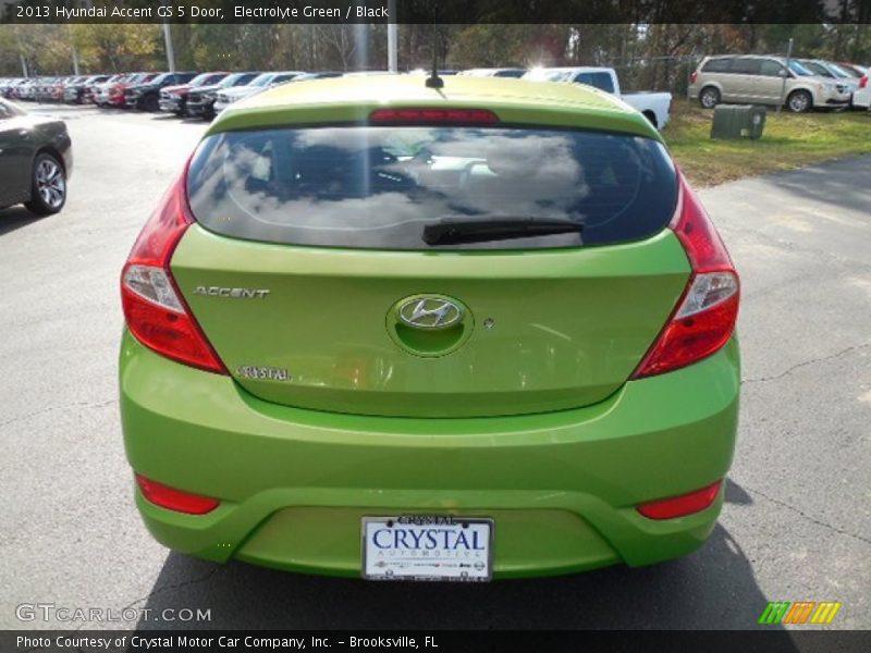 Electrolyte Green / Black 2013 Hyundai Accent GS 5 Door