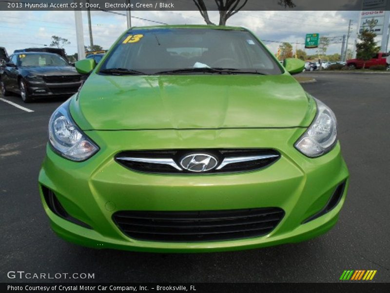 Electrolyte Green / Black 2013 Hyundai Accent GS 5 Door