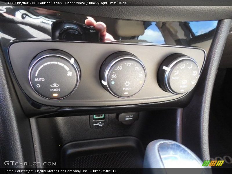 Bright White / Black/Light Frost Beige 2014 Chrysler 200 Touring Sedan