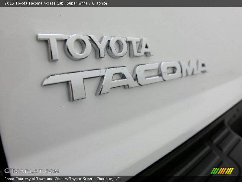 Super White / Graphite 2015 Toyota Tacoma Access Cab