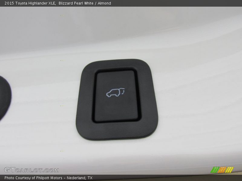 Blizzard Pearl White / Almond 2015 Toyota Highlander XLE