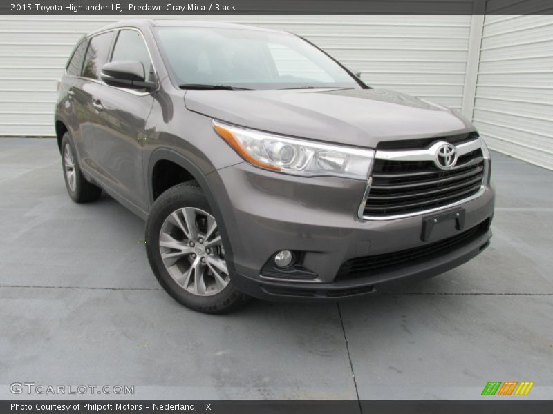 Front 3/4 View of 2015 Highlander LE