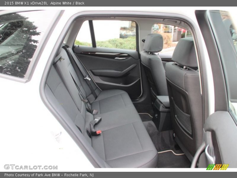 Alpine White / Black 2015 BMW X1 xDrive28i
