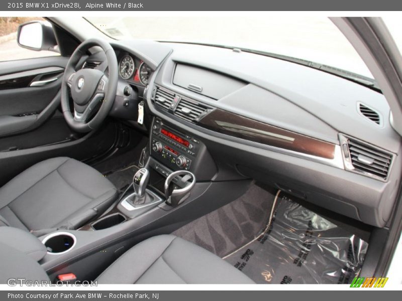 Dashboard of 2015 X1 xDrive28i