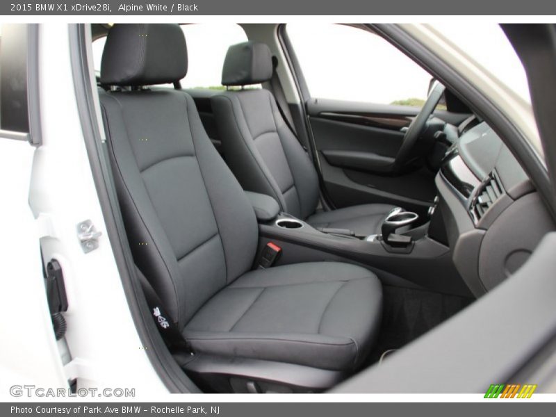 Alpine White / Black 2015 BMW X1 xDrive28i