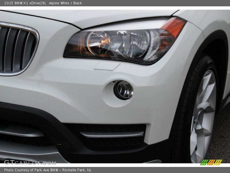 Alpine White / Black 2015 BMW X1 xDrive28i