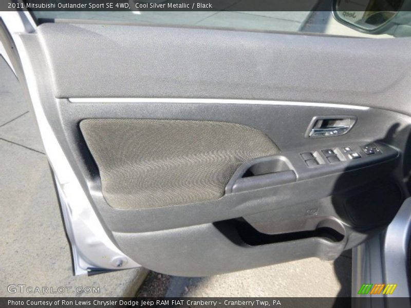 Cool Silver Metallic / Black 2011 Mitsubishi Outlander Sport SE 4WD