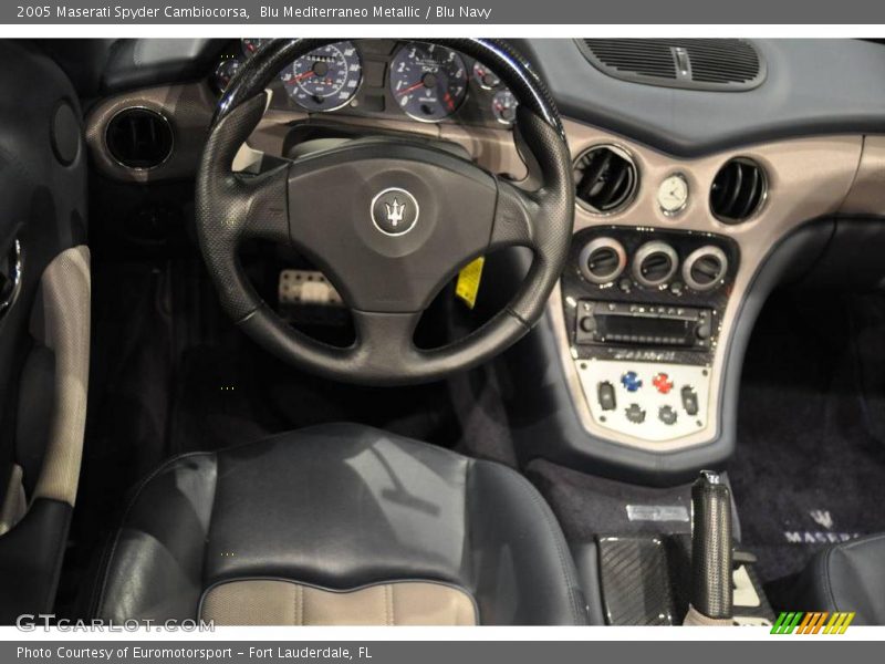 Blu Mediterraneo Metallic / Blu Navy 2005 Maserati Spyder Cambiocorsa