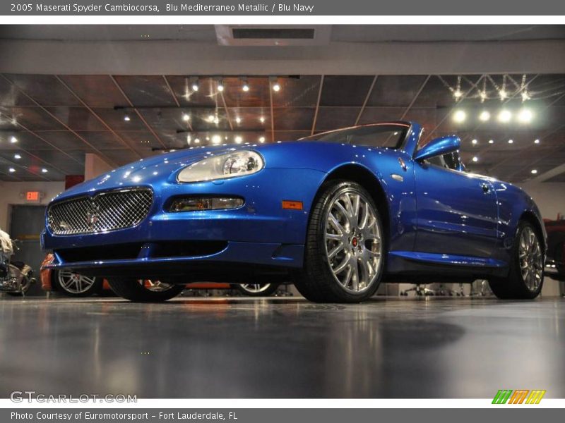 Blu Mediterraneo Metallic / Blu Navy 2005 Maserati Spyder Cambiocorsa