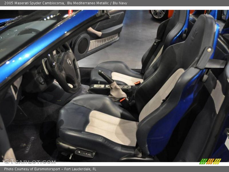Blu Mediterraneo Metallic / Blu Navy 2005 Maserati Spyder Cambiocorsa