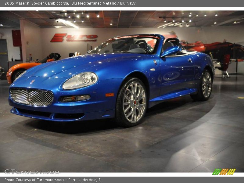 Blu Mediterraneo Metallic / Blu Navy 2005 Maserati Spyder Cambiocorsa