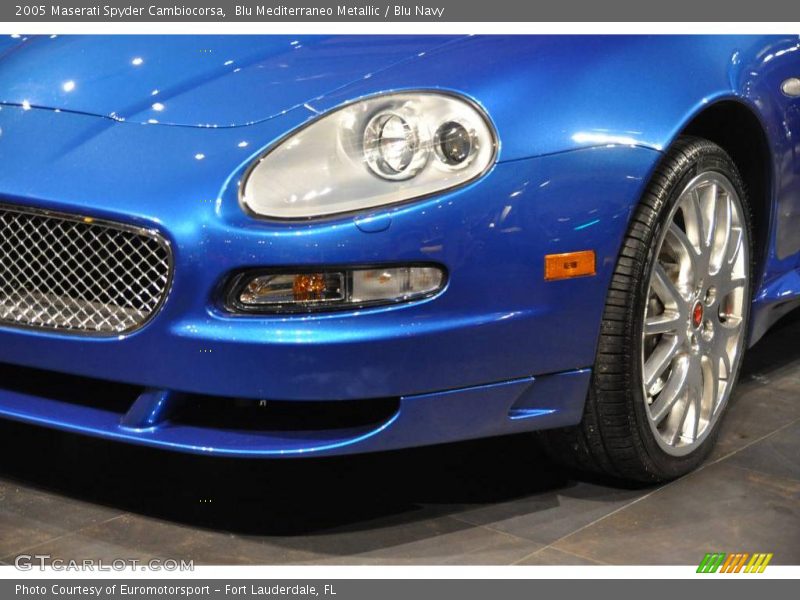 Blu Mediterraneo Metallic / Blu Navy 2005 Maserati Spyder Cambiocorsa