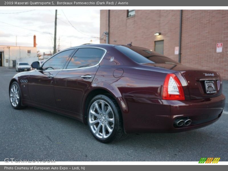 Bordeaux Pontevecchio (Dark Red) / Avorio 2009 Maserati Quattroporte S