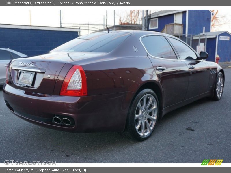 Bordeaux Pontevecchio (Dark Red) / Avorio 2009 Maserati Quattroporte S