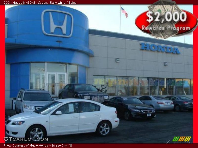 Rally White / Beige 2004 Mazda MAZDA3 i Sedan