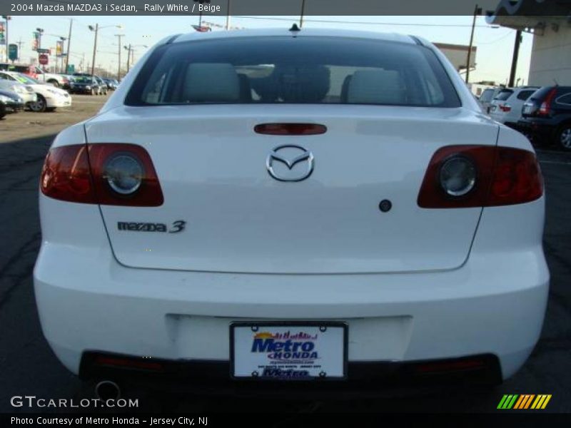 Rally White / Beige 2004 Mazda MAZDA3 i Sedan