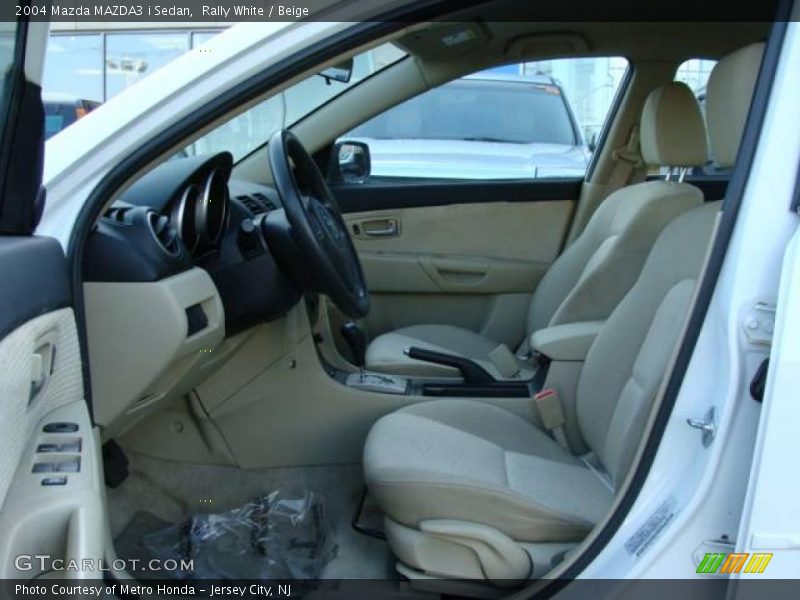 Rally White / Beige 2004 Mazda MAZDA3 i Sedan