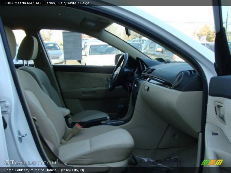Rally White / Beige 2004 Mazda MAZDA3 i Sedan