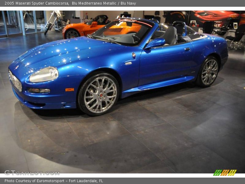 Blu Mediterraneo Metallic / Blu Navy 2005 Maserati Spyder Cambiocorsa