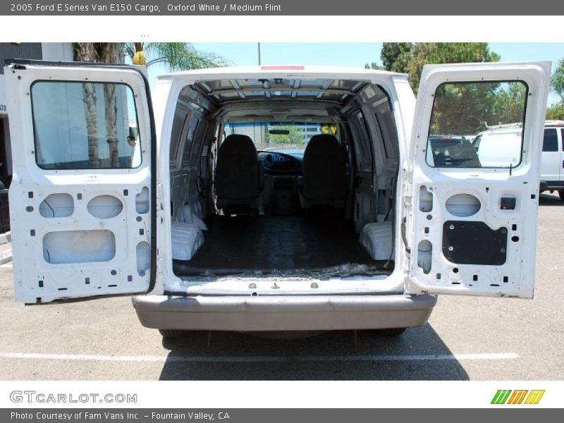 Oxford White / Medium Flint 2005 Ford E Series Van E150 Cargo