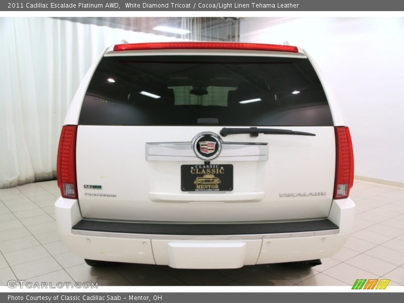 White Diamond Tricoat / Cocoa/Light Linen Tehama Leather 2011 Cadillac Escalade Platinum AWD