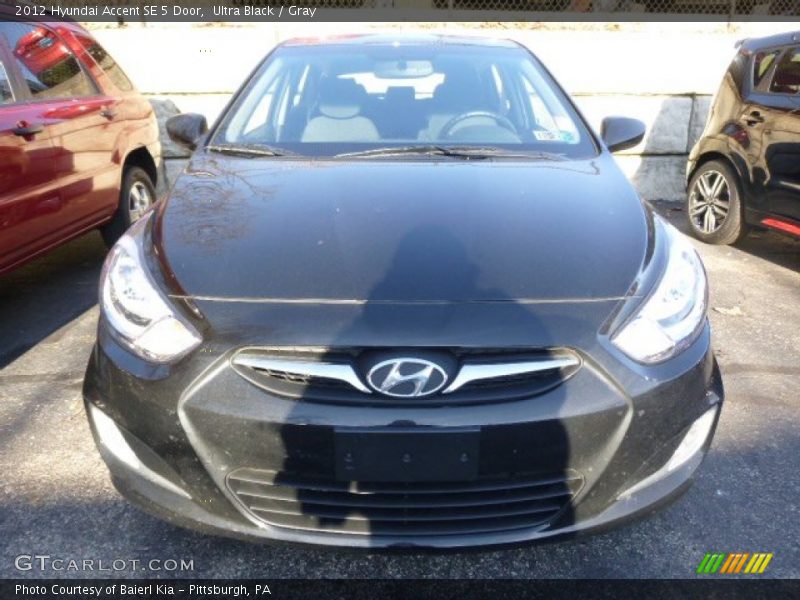 Ultra Black / Gray 2012 Hyundai Accent SE 5 Door
