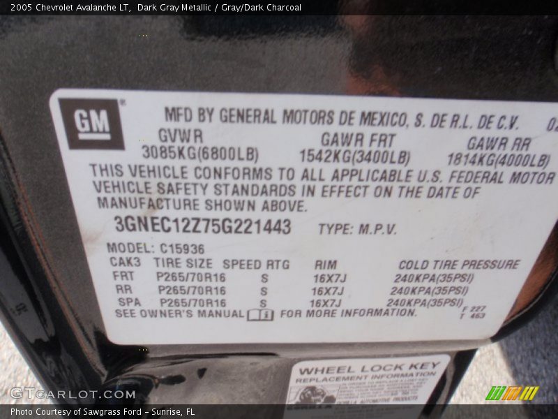 Dark Gray Metallic / Gray/Dark Charcoal 2005 Chevrolet Avalanche LT