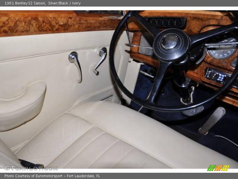 Silver/Black / Ivory 1961 Bentley S2 Saloon