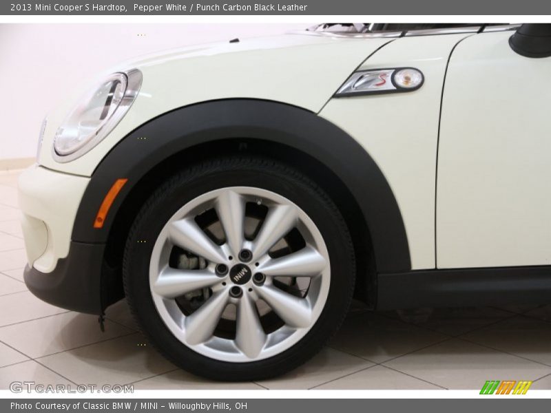 Pepper White / Punch Carbon Black Leather 2013 Mini Cooper S Hardtop