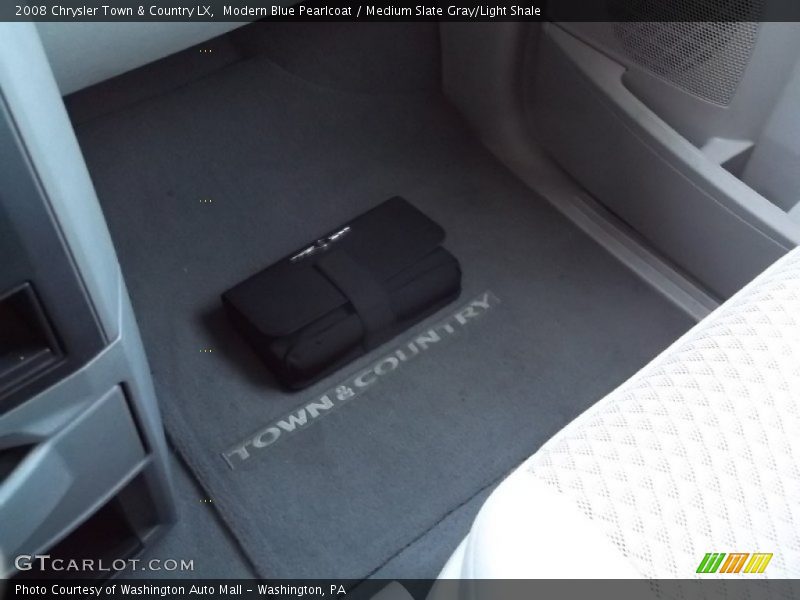 Modern Blue Pearlcoat / Medium Slate Gray/Light Shale 2008 Chrysler Town & Country LX