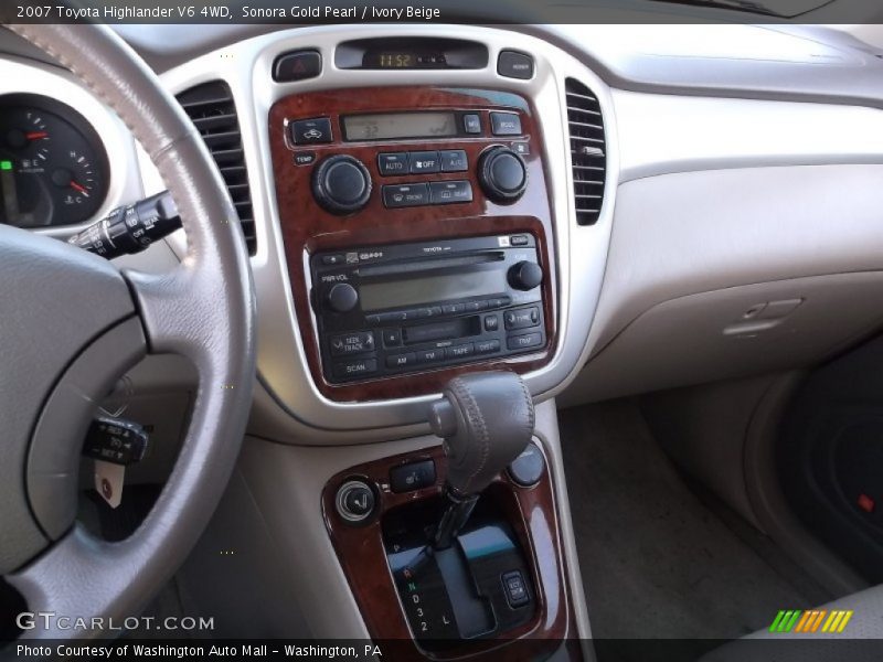 Sonora Gold Pearl / Ivory Beige 2007 Toyota Highlander V6 4WD