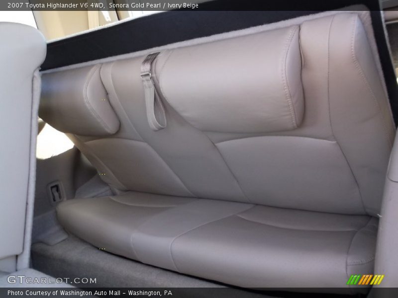 Sonora Gold Pearl / Ivory Beige 2007 Toyota Highlander V6 4WD