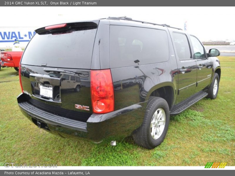 Onyx Black / Light Titanium 2014 GMC Yukon XL SLT