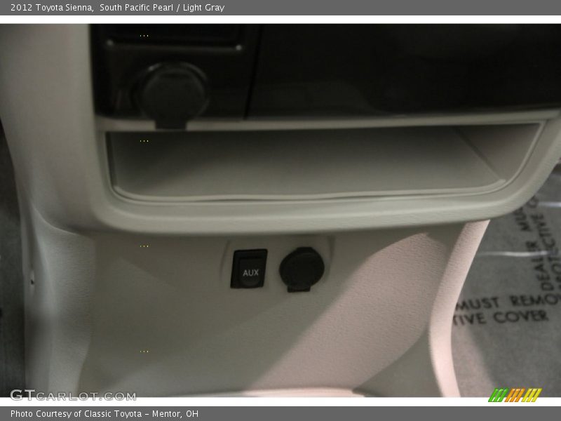 South Pacific Pearl / Light Gray 2012 Toyota Sienna