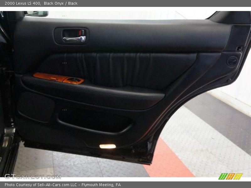 Black Onyx / Black 2000 Lexus LS 400