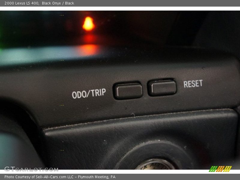 Black Onyx / Black 2000 Lexus LS 400
