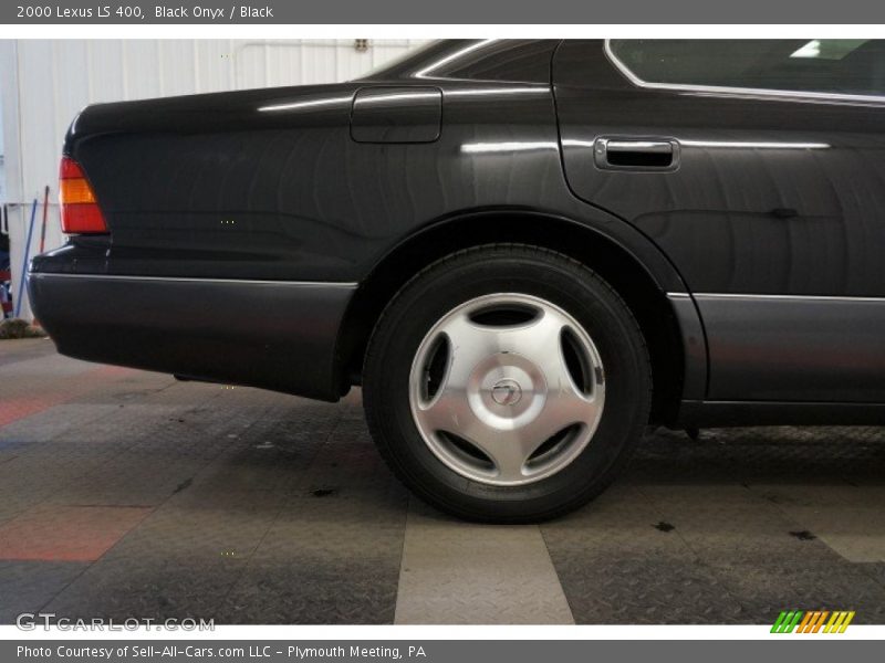Black Onyx / Black 2000 Lexus LS 400