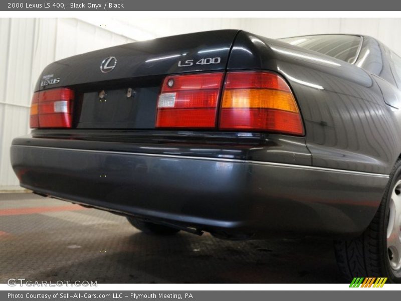 Black Onyx / Black 2000 Lexus LS 400