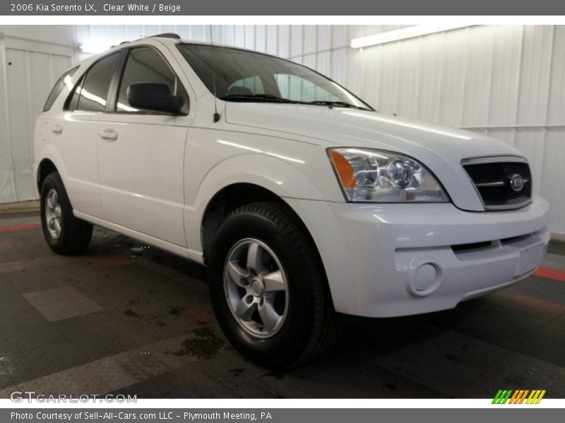 Clear White / Beige 2006 Kia Sorento LX
