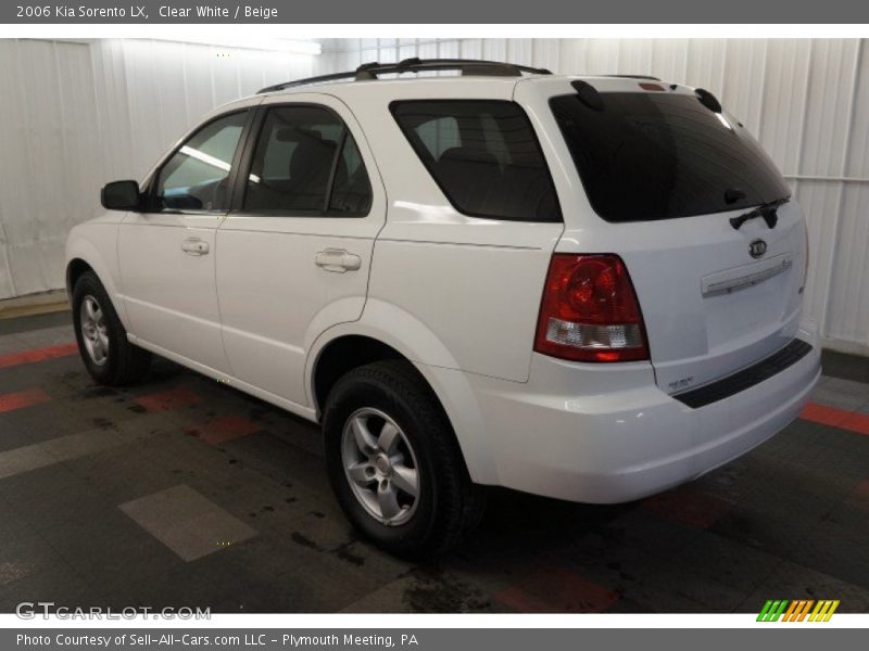 Clear White / Beige 2006 Kia Sorento LX